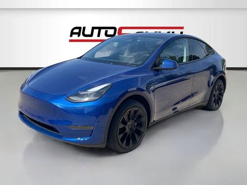 Used 2024 Tesla Model Y Long Range RWD image 3