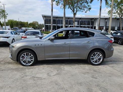Used 2019 Maserati Levante GranLusso image 9
