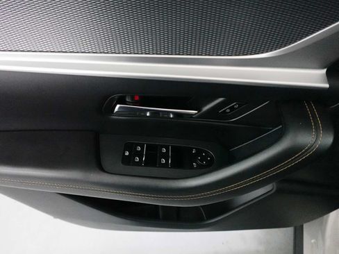 Used 2024 MAZDA CX-90 Plug-In Hybrid w/ Preferred AWD/4WD image 11