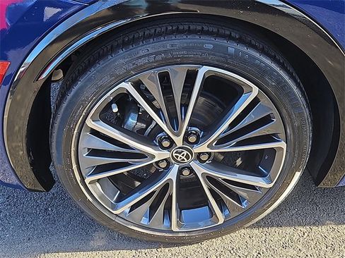 Used 2023 Toyota Prius Limited image 9