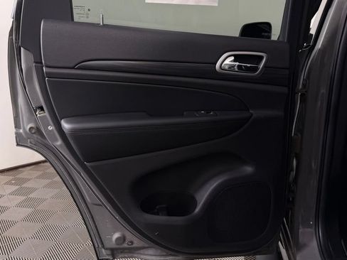 Used 2020 Jeep Grand Cherokee Altitude AWD/4WD image 27