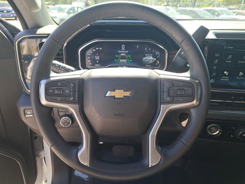 Used 2024 Chevrolet Silverado 1500 LT image 23