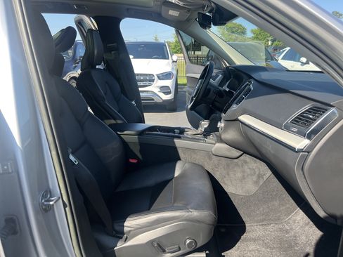 Used 2022 Volvo XC90 T5 Momentum w/ Climate Package FWD image 35