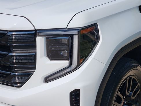 Used 2023 GMC Sierra 1500 Elevation image 8