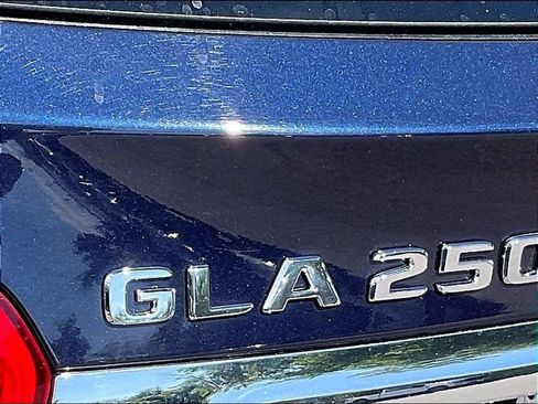 Used 2018 Mercedes-Benz GLA 250 4MATIC image 29
