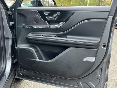 New 2026 Lincoln Corsair Premiere image 7