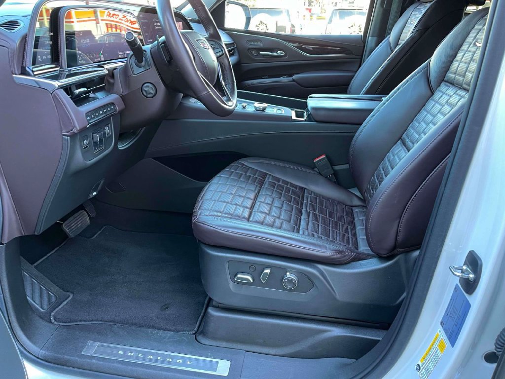 Certified 2021 Cadillac Escalade Premium Luxury Platinum AWD/4WD image 29