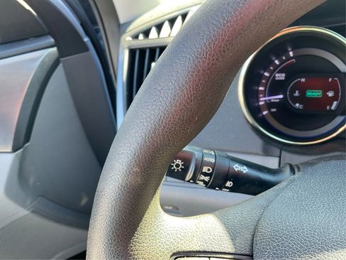 Used 2011 Hyundai Sonata Hybrid Sedan 4D image 16