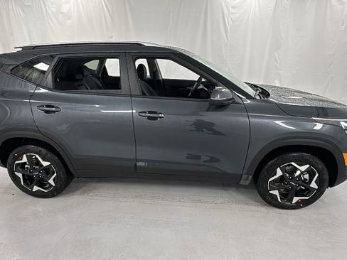 New 2026 Kia Seltos S image 2