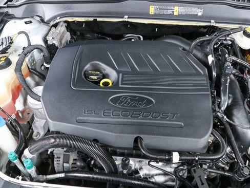 Used 2017 Ford Fusion SE w/ Fusion SE Technology Package FWD image 28