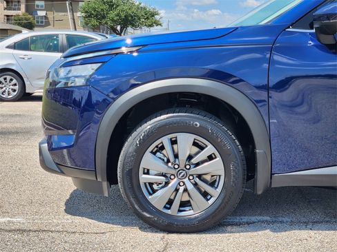 New 2025 Nissan Pathfinder SV image 6