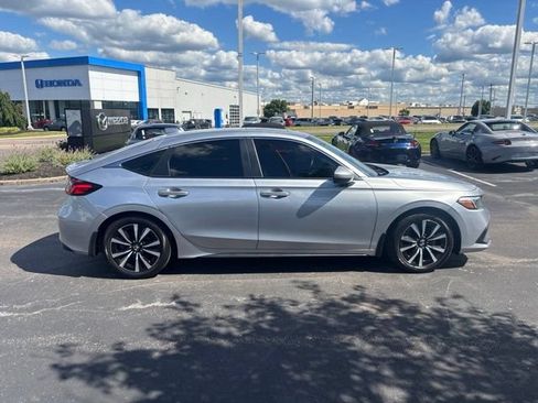 Used 2024 Honda Civic EX-L image 6