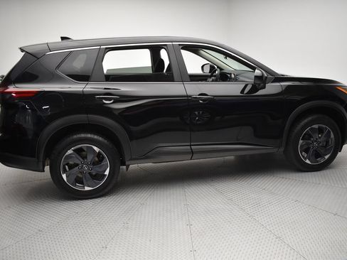 Used 2024 Nissan Rogue SV FWD image 4