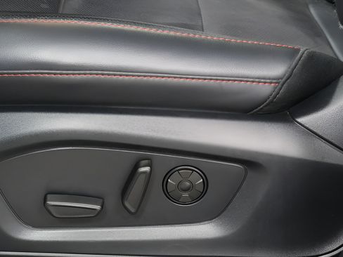 Used 2025 Ford Explorer ST AWD/4WD image 21