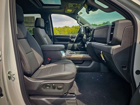 New 2025 GMC Sierra 2500 SLT w/ SLT Premium Package image 44