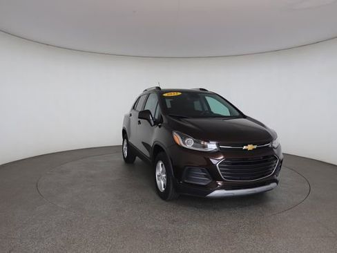 Used 2022 Chevrolet Trax LT w/ Driver Confidence Package AWD/4WD image 29