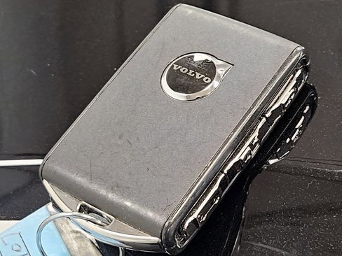 Certified 2025 Volvo XC90 B6 Plus w/ Protection Package Premier image 46