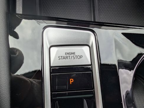 Used 2024 Volkswagen Atlas Cross Sport SEL Premium R-Line image 35