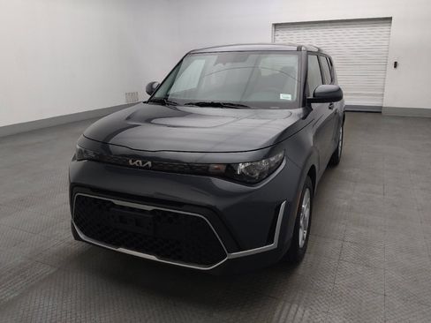 Used 2025 Kia Soul LX FWD image 15