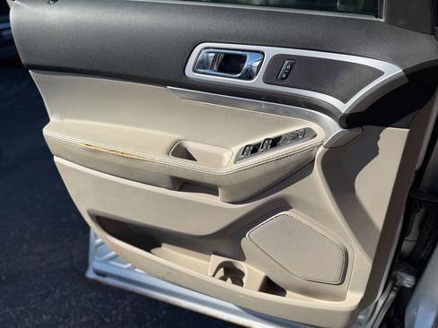 Used 2013 Ford Explorer XLT image 18