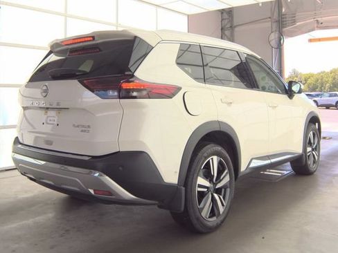 Used 2023 Nissan Rogue Platinum AWD/4WD image 2