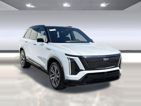 New 2026 Cadillac Vistiq Luxury w/ LPO, Floor Liner Package AWD/4WD image 7