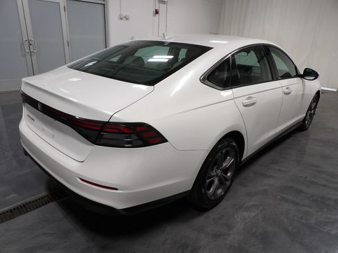 Used 2023 Honda Accord EX image 6