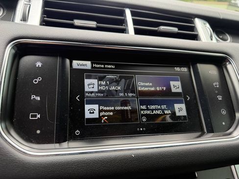 Used 2016 Land Rover Range Rover Sport SE AWD/4WD image 4