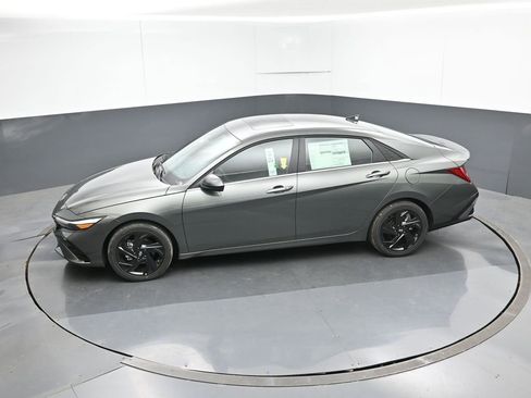 New 2026 Hyundai Elantra SEL Sport image 19