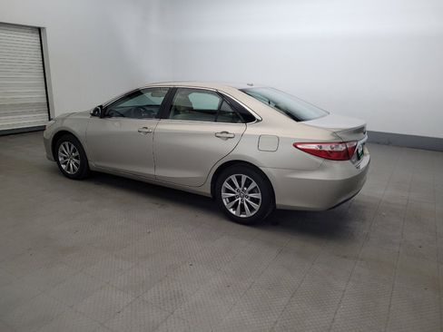 Used 2017 Toyota Camry XLE w/ Moonroof Package FWD image 3