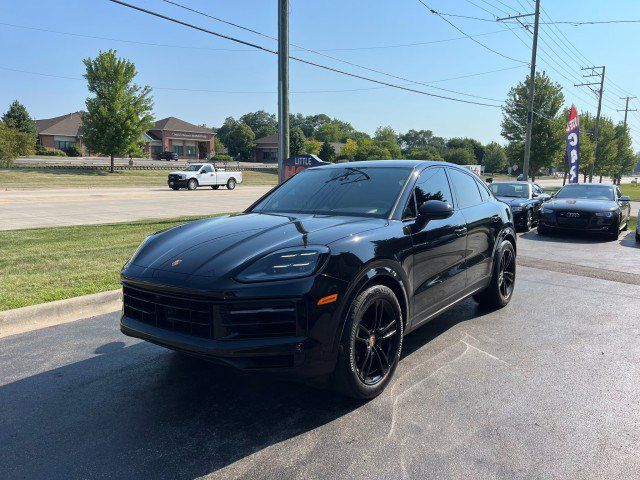 Used 2024 Porsche Cayenne Coupe AWD/4WD image 4