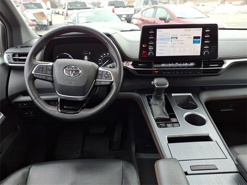 Certified 2021 Toyota Sienna XSE image 19
