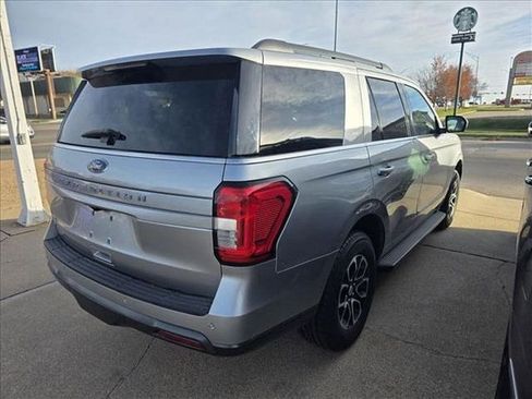 Used 2022 Ford Expedition XLT AWD/4WD image 4