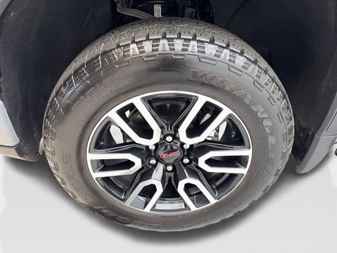 Used 2025 GMC Sierra 1500 AT4 w/ AT4 Premium Package AWD/4WD image 77