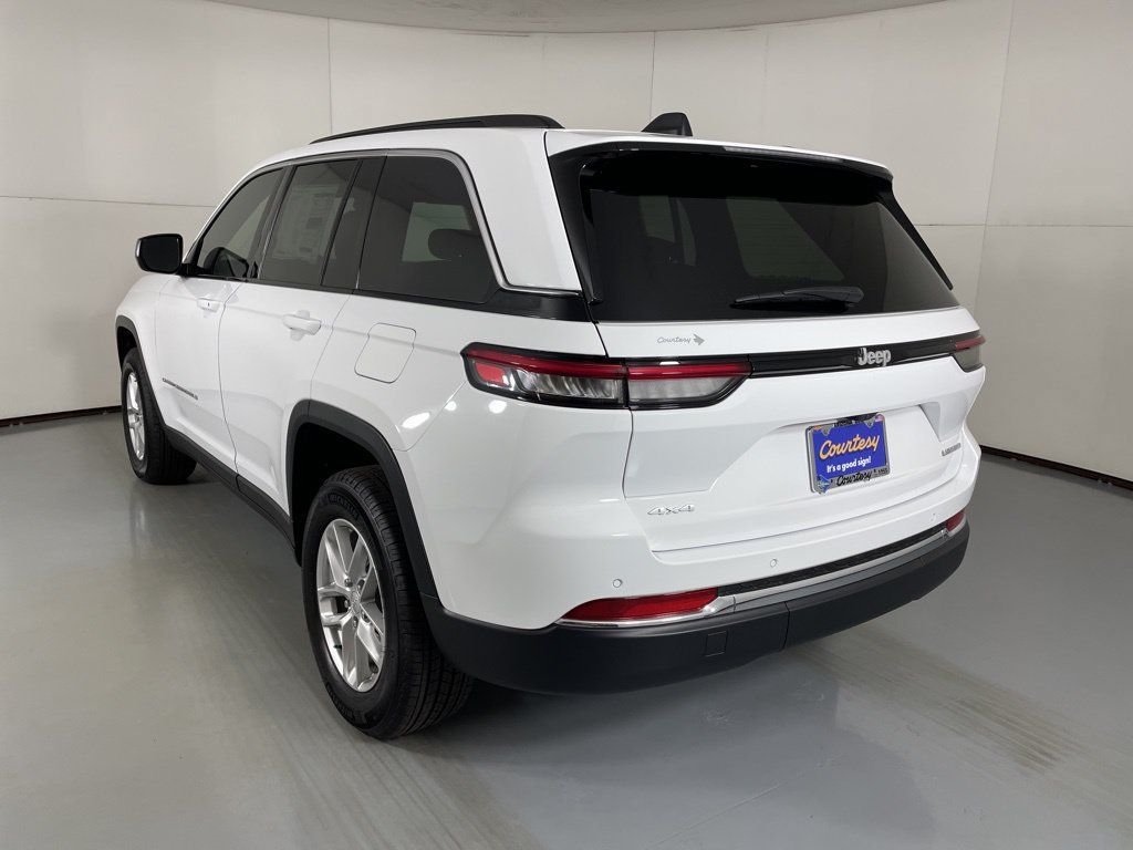 New 2025 Jeep Grand Cherokee Laredo X w/ Luxury Tech Group I AWD/4WD image 6