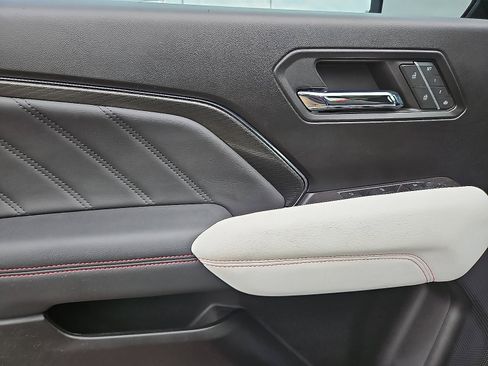 Certified 2024 GMC Canyon AT4X image 12