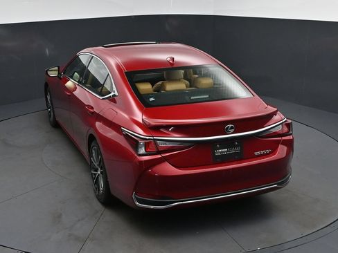 Certified 2023 Lexus ES 300h w/ Premium Package FWD image 33