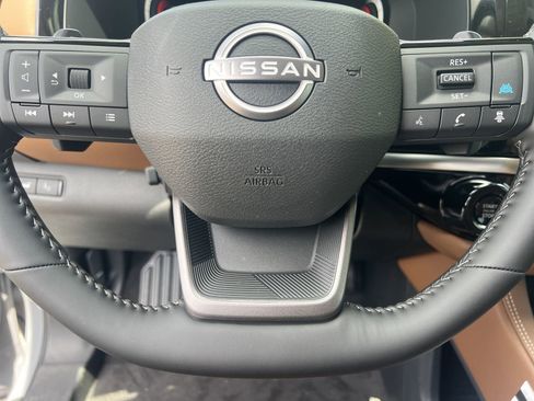 New 2026 Nissan Pathfinder Platinum FWD image 9
