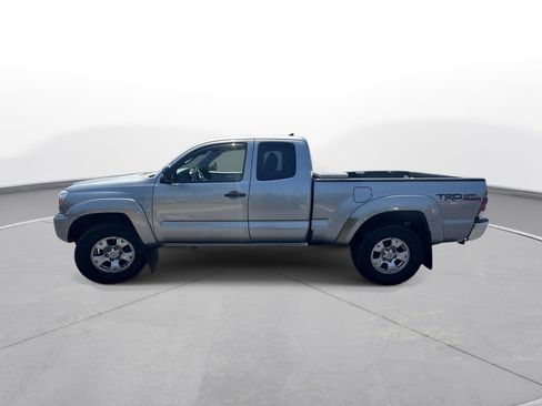 Used 2014 Toyota Tacoma 4x4 Access Cab V6 w/ TRD Off-Road Package image 9