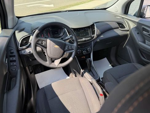 Used 2019 Chevrolet Trax LS w/ Tint and Cruise Package FWD image 12