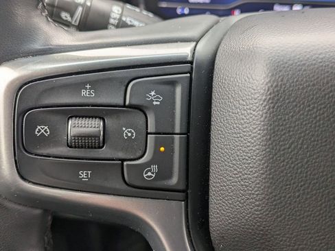 Used 2023 Chevrolet Suburban Premier image 17