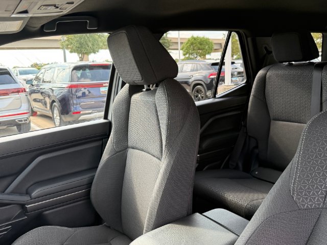 Used 2025 Toyota 4Runner SR5 AWD/4WD image 12