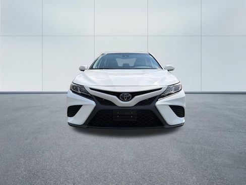 Used 2020 Toyota Camry SE FWD image 3