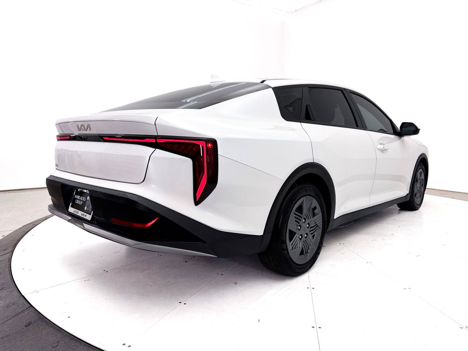 Used 2025 Kia K4 FWD image 15