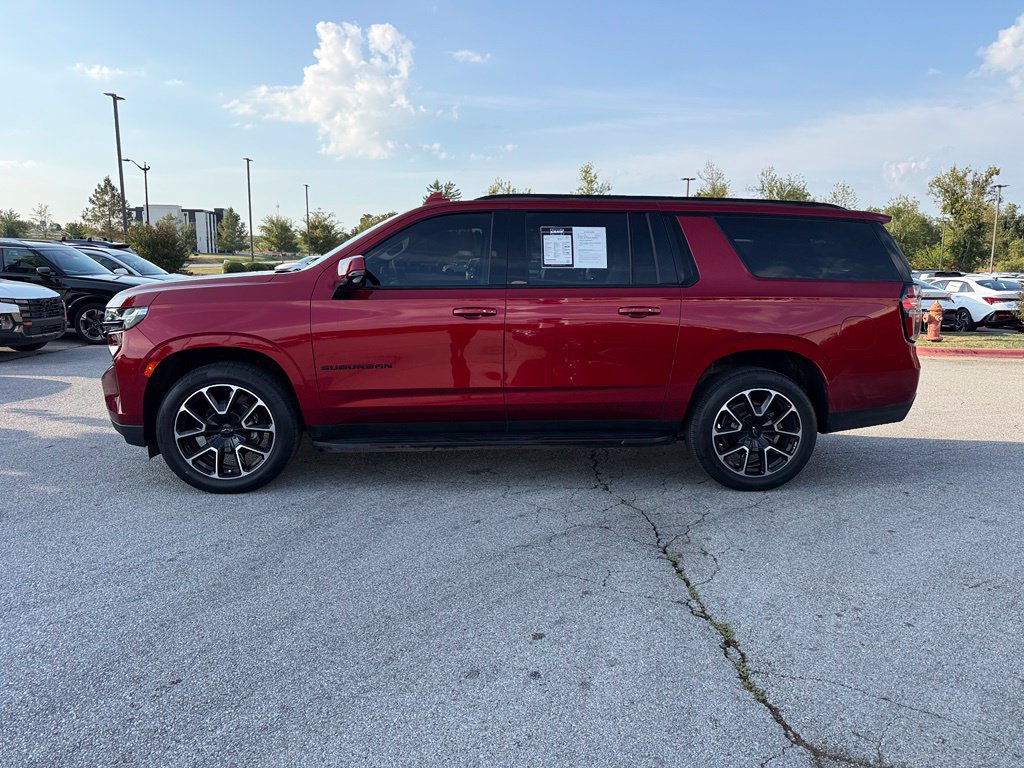 Used 2024 Chevrolet Suburban RST w/ Luxury Package AWD/4WD image 4