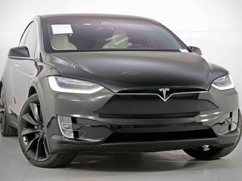 Used 2018 Tesla Model X 100D image 4