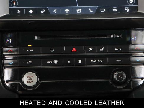 Used 2018 Jaguar F-PACE R-Sport image 20