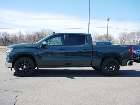 Used 2025 Chevrolet Silverado 1500 LT AWD/4WD image 6