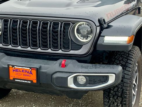 Used 2024 Jeep Wrangler Unlimited Rubicon w/ Convenience Group AWD/4WD image 12