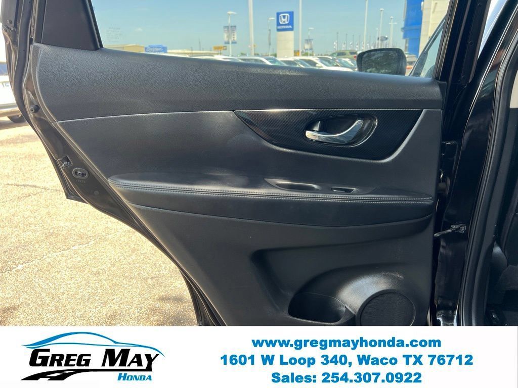 Used 2018 Nissan Rogue SL FWD image 18
